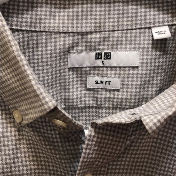 Uniqlo long sleeve slim fit button down - Picture 3 of 3